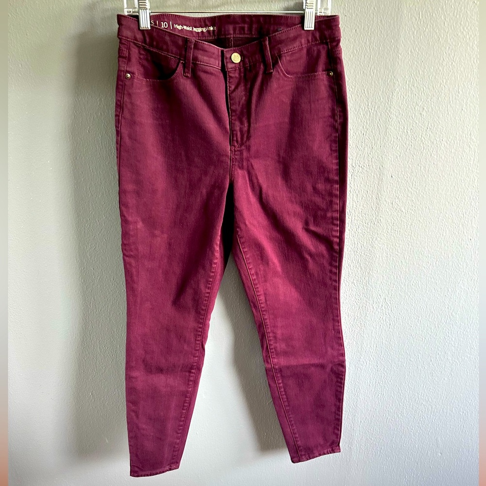 TALBOTS HIGH WAIST ANKLE MAROON JEGGINGS. SIZE 10.